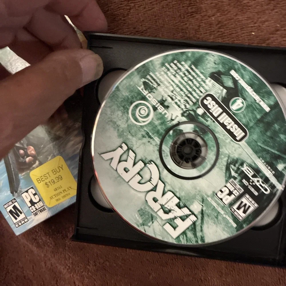 Far Cry - PC CD-ROM Windows CIB Ubisoft With Box 5 Disc And Manual Complete